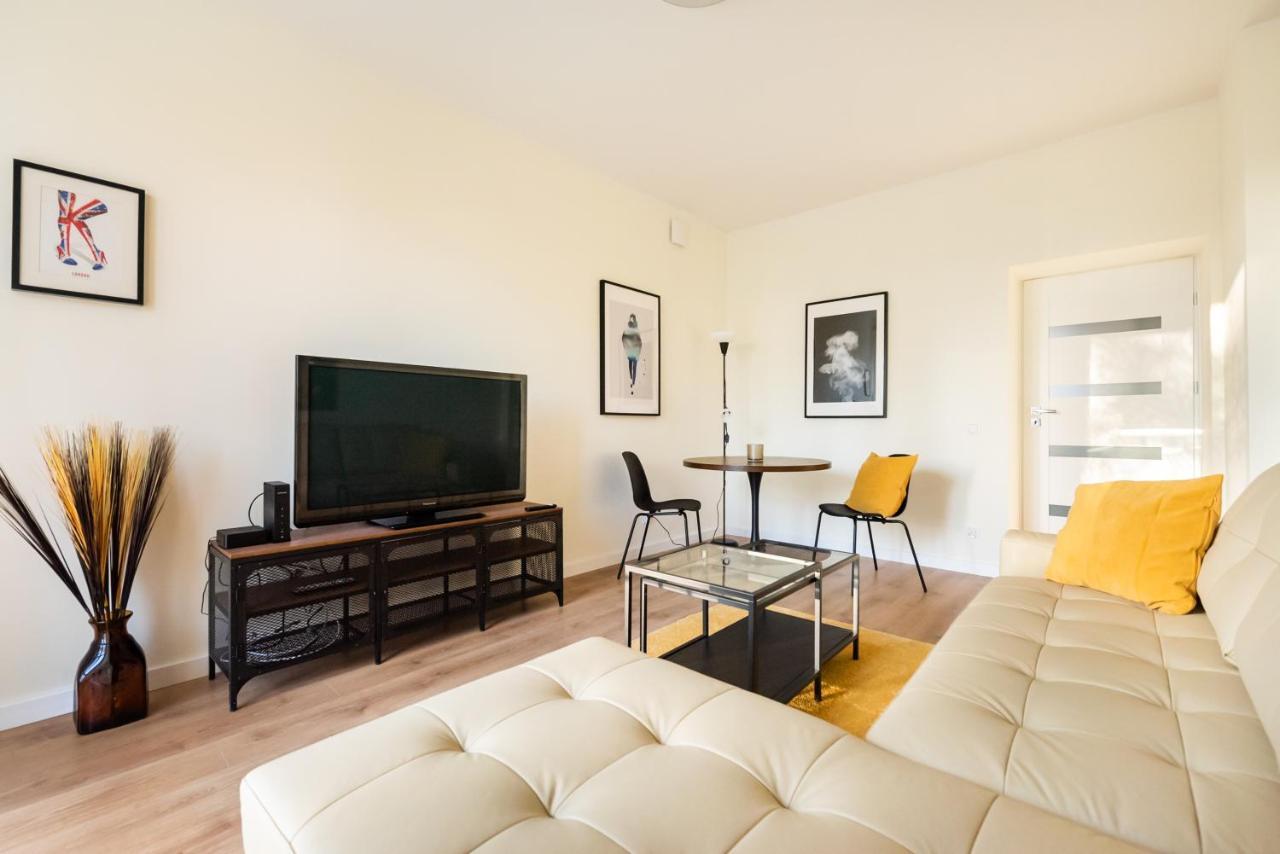 Ochota Sunny Apartment Warszawa Exteriör bild